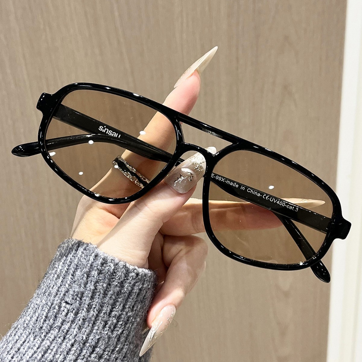 ニューレトロオーバル女性用サングラスファッションブラックブル - Women Fashion Glasses のレビューと価格