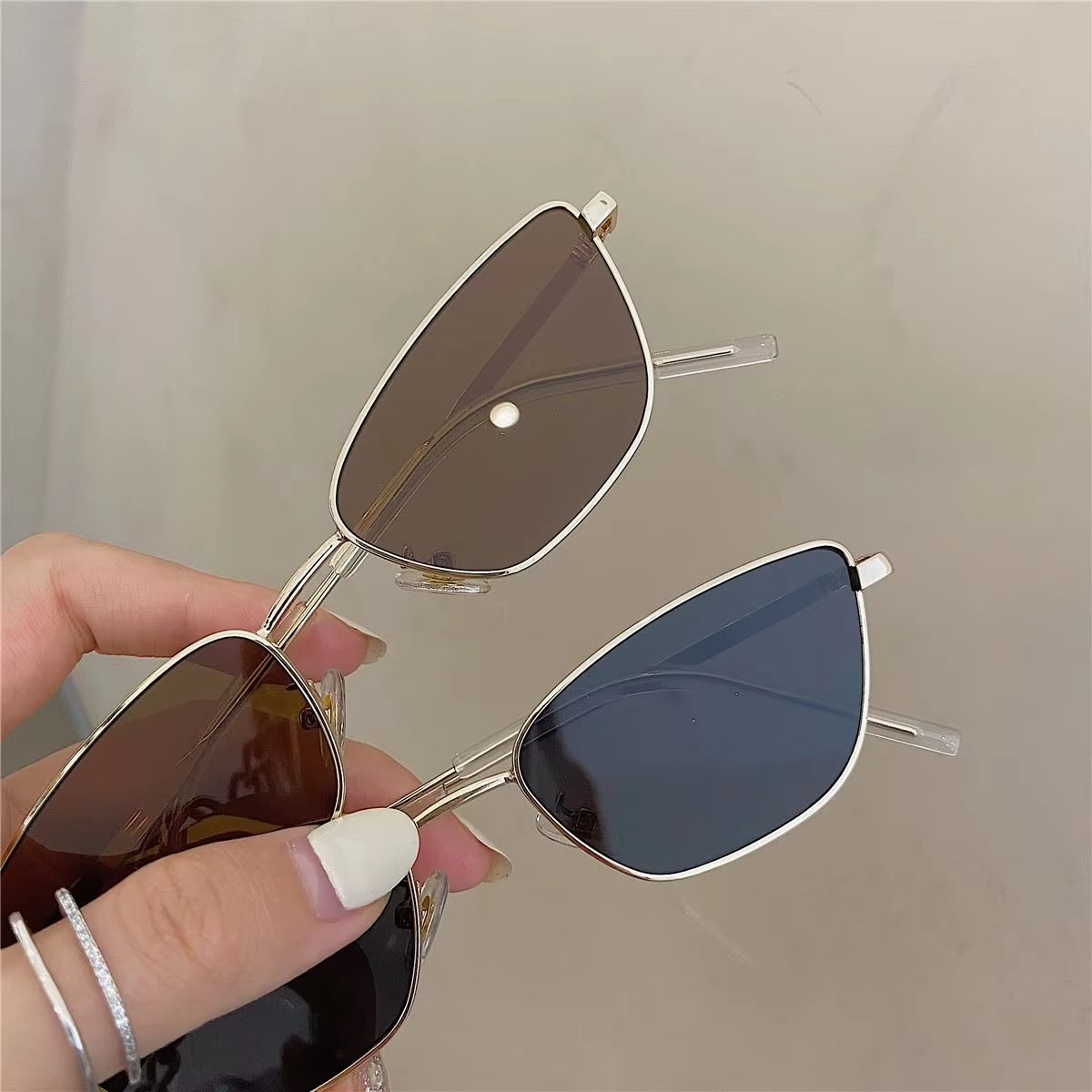 女性用ファッションキャットアイサングラス クラシックな反射防 - Women'S Fashion Eyeglass Frames のレビューと価格
