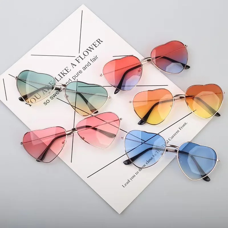 ファッションハート型メタルサングラスヴィンテージトレンディス - Women Fashion Glasses のレビューと価格