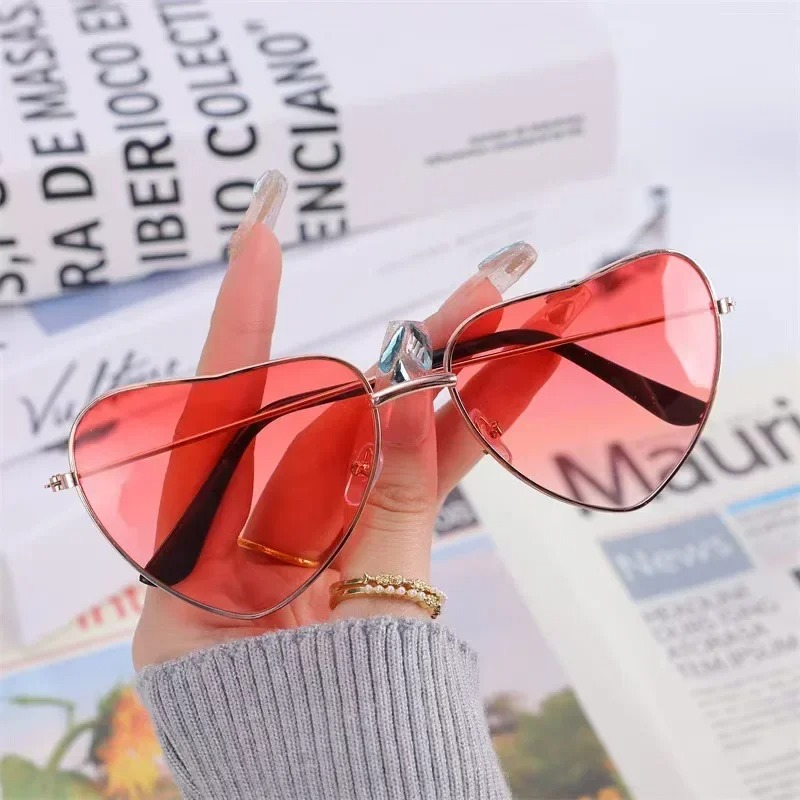 ファッションハート型メタルサングラスヴィンテージトレンディス - Women Fashion Glasses のレビューと価格