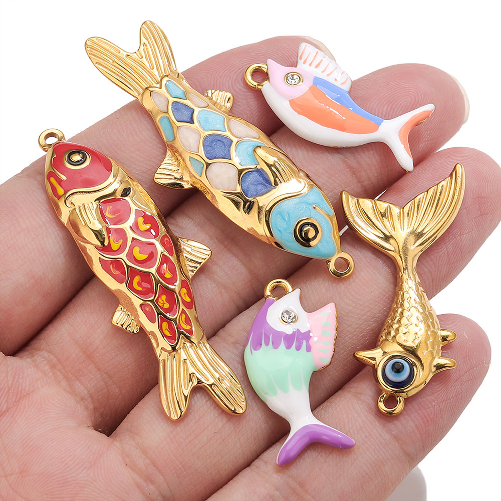 2-3 個ステンレス鋼かわいいゴールデンエナメル魚チャーム  - Women'S Fashion Earrings のレビューと価格